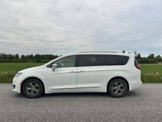Chrysler Pacifica Limited 3.6 214kW