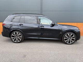 BMW X7 M60 xDrive 4.4 390kW