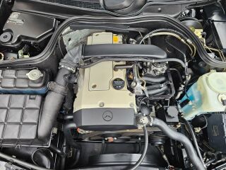 Mercedes-Benz CLK 200 ELEGANCE 2.0