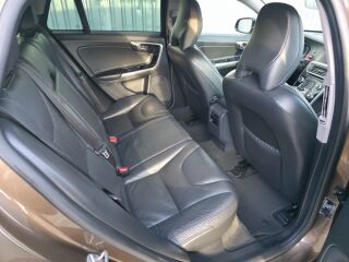 Volvo V60 Cross Country Pro Luxury Bronze 2.0 D3 110кВ