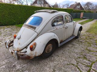 Volkswagen Beetle sunroof