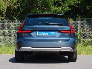 Volvo V90 Cross Country Pro 2.0 173кВ