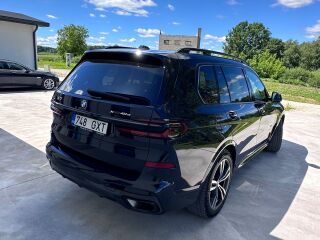 BMW X7 xDrive40d MHEV M-Sportpakett Pro LCi 3.0 I6 259кВ