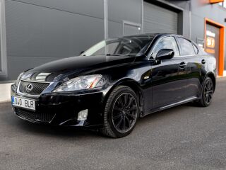 Lexus IS 220 s 2.2 130kW