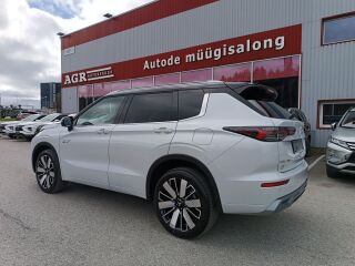 Mitsubishi Outlander Instyle Plus Luxury 4WD 2.4 PHEV 225kW