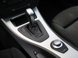 BMW 330 M-pakett 3.0 220кВ