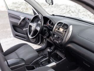 Toyota RAV4 Elegance Facelift 2.0 110kW