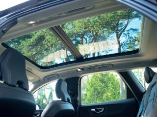 Volvo XC60 AWD e T6 PHEV Intelli Safe PRO SKY Wntr 2.0 T6 Recharge Plug-In Pistikhübriid 251кВ