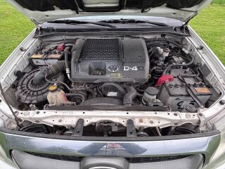 Toyota Hilux 2.5 106kW