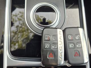 Jaguar F-Pace R-SPORT AWD 2.0 132кВ