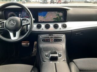 Mercedes-Benz E 220 2.0 143kW