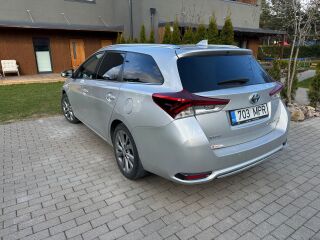 Toyota Auris 1.8 73kW