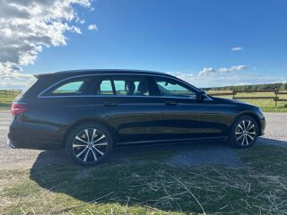 Mercedes-Benz E 300 2.0 143kW