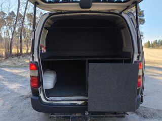 Toyota Hiace 2.5 70кВ