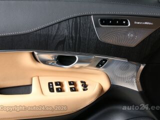 Volvo XC90 AWD ULTIMATE DARK 7 LUXURY XENIUM FULL 2.0 T8 Recharge Long Range Plug-In-Hybrid 335kW