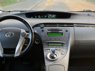 Toyota Prius 1.8 73кВ