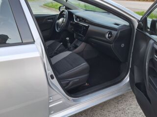 Toyota Auris 1.6 97кВ