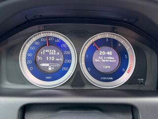 Volvo XC60 R-Design AWD 2.4 158kW