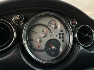 MINI Cooper Cabrio 1.6 85кВ