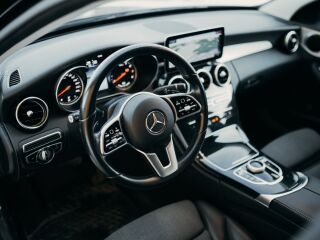 Mercedes-Benz C 300 e 2.0 235kW