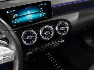 Mercedes-Benz CLA 180 AMG Line 1.4 100kW