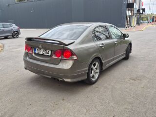 Honda Civic 1.8 103kW