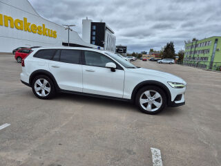 Volvo V60 Cross Country D4 AWD 2.0 140кВ