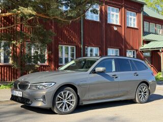 BMW 330 xDrive Sport Line Plug-in Hybrid 2.0 215kW