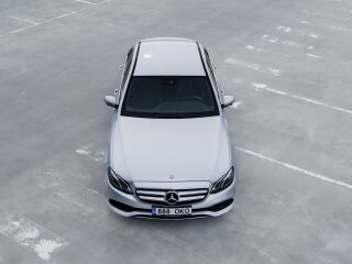 Mercedes-Benz E 350 e OVC-HEV Avantgarde 2.0 R4 155 kW/45 kW 200kW
