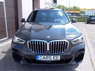 BMW X5 xDrive30d M Sports package 3.0 210kW