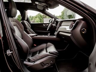 Volvo XC60 B4 AWD R-Design Mild Hybrid 2.0 145кВ