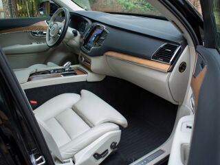 Volvo XC90 AWD B5 Inscription Intelli SAFE PRO 2.0 B5 KERS MHEV Kerghübriid 183kW