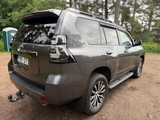 Toyota Land Cruiser Premium N1 2.8 R4 150кВ