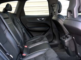 Volvo XC60 AWD R-DESIGN XENIUM PRO INTELLI SAFE MY2018 2.0 D5 173kW