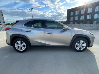 Lexus UX 250h 2.0 112кВ