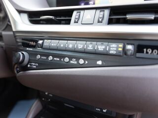 Lexus ES 300h 2.5 131kW