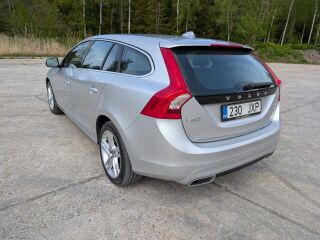 Volvo V60 2.4 158kW