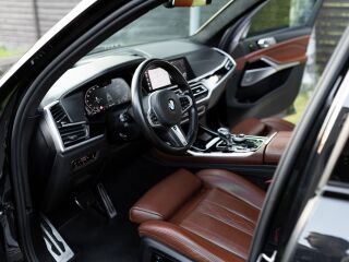 BMW X7 M-Sportpakett Individual B&W Shadowline 3.0 195kW
