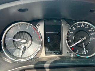 Toyota Hilux 2.4 110kW