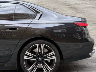 BMW i7 eDrive50