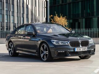 BMW 750 xDrive 4x4 4.4 330kW