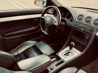 Audi S4 Cabriolet V8 RED 4.2 253kW