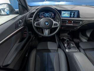 BMW 218 i M-Sportpakett 1.5 103kW