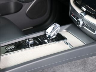 Volvo XC60 AWD ULTRA DARK LUXURY XENIUM FULL 2.0 T6 Long Range Plug-In-Hybrid 293kW