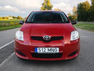 Toyota Auris 1.4 66кВ