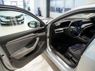 Skoda Superb COMBI SELECTION PHEV 1.5 150кВ