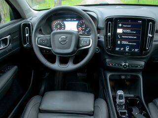 Volvo XC40 DARK Plus RECHARGE Intelli PRO Wntr 1.5 T5 PHEV Plug-In MY2023 192kW
