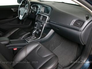 Volvo V40 Cross Country SUMMUM INTELLI SAFE MY17 2.0 D4 140кВ