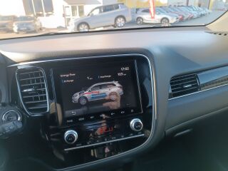 Mitsubishi Outlander Instyle 4WD 2.4 PHEV 165kW