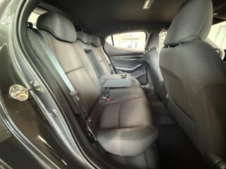 Mazda 3 e-Skyactiv G Centre-line 2.5 103kW